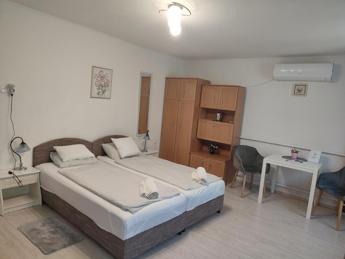 Veronika Rooms Heviz Bagian luar foto