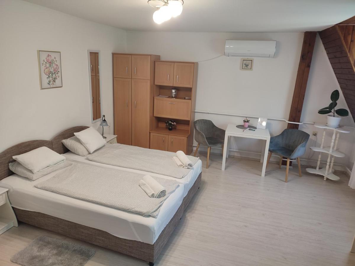 Veronika Rooms Heviz Bagian luar foto